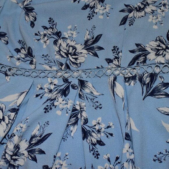 Speechless Sleeveless Cut Out Scoop Neck Floral Skater Summer Mini Dress… - Picture 9 of 15